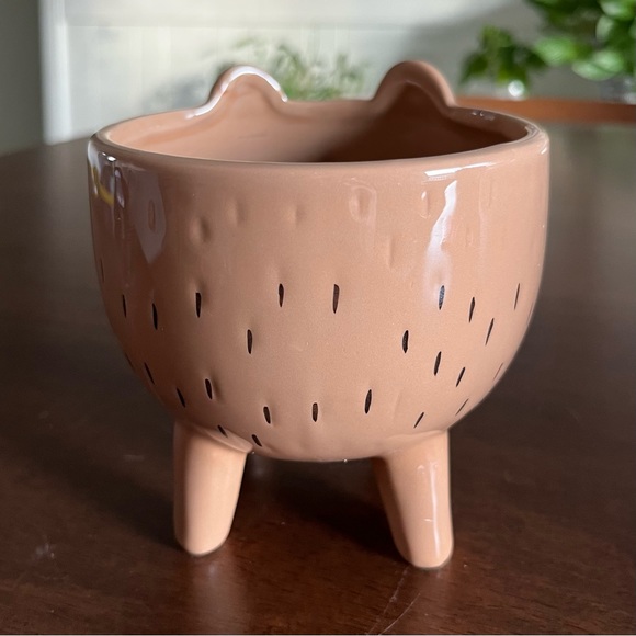 New Ceramic Bear Planter - Picture 4 of 11